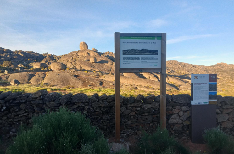 La Borrega, dehesa, frontera y dólmenes en la raya de Cáceres