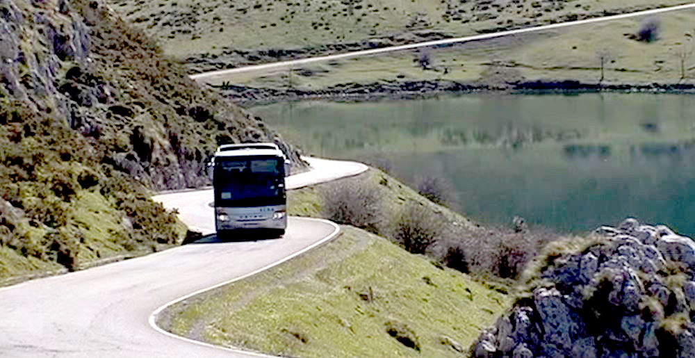 Cómo subir a los Lagos de Covadonga en 2026: transporte, horarios y novedades